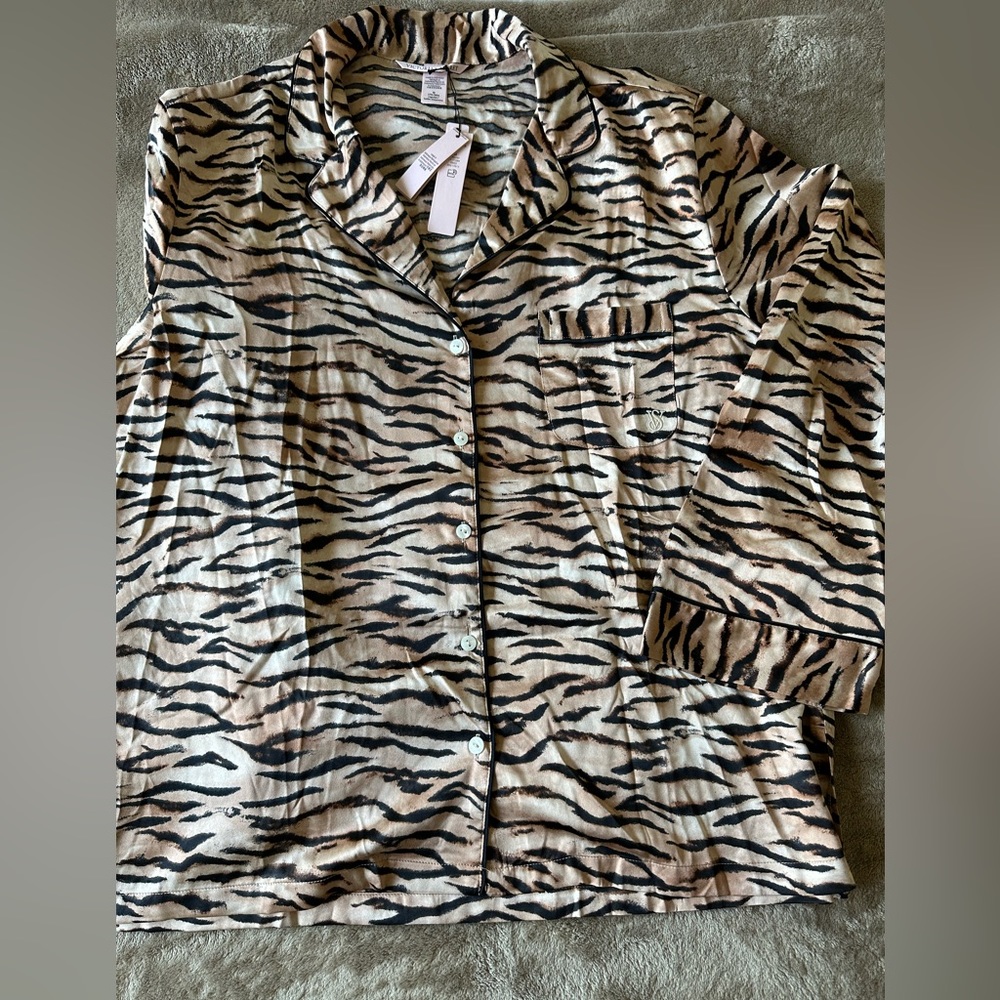 Woman’s pajama set (Victoria’s secret)